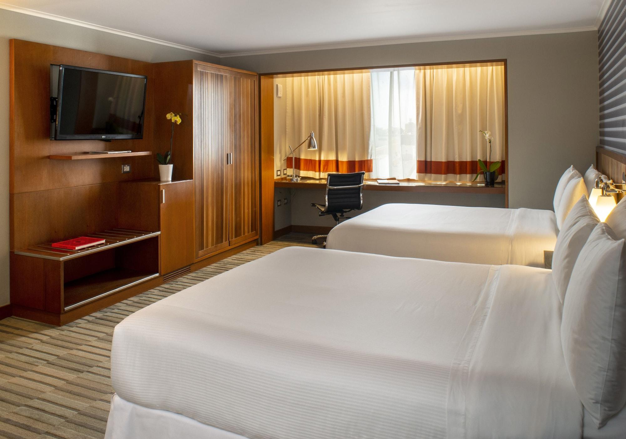Exe Miraflores Hotel 4*